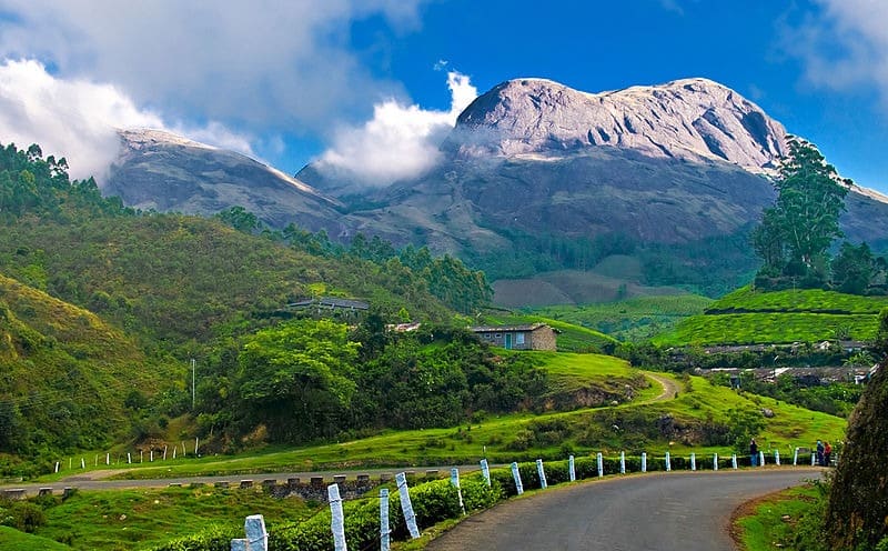 tourist places in near munnar