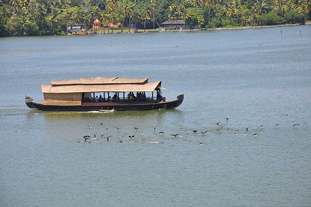 HouseBoat Cruise Ashtamudi
