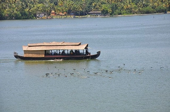 HouseBoat Cruise Ashtamudi