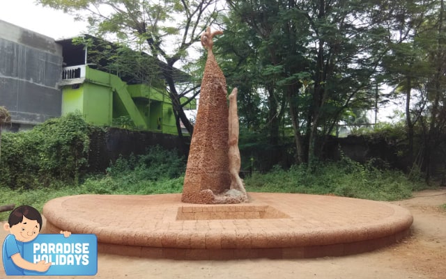 Statue at Cabral Yard