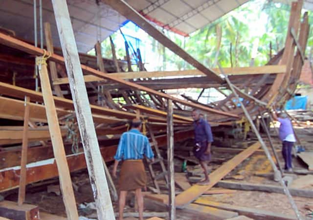 Watch boat building at Beypore