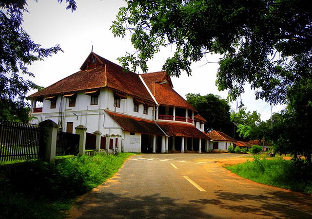 British-Residency-in-Asramam,-Kollam