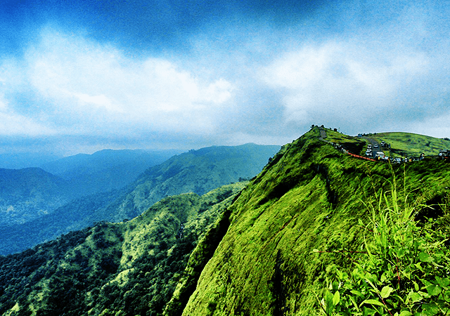 A View of Road to Parunthumpara A View of Road to Parunthumpara