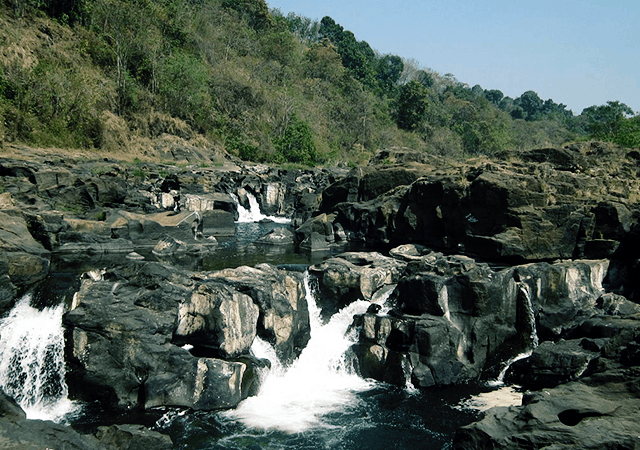 Perunthenaruvi Waterfalls Perunthenaruvi Waterfalls