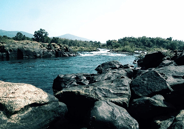 Paniyeli Poru