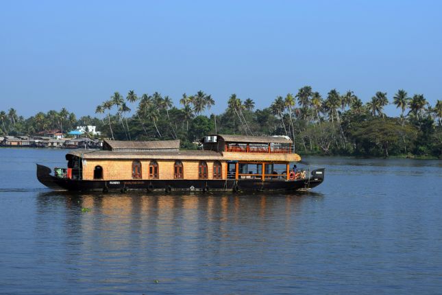 Discover the Magic of Kerala: An Unforgettable 8 Days 7 Nights Tour Package