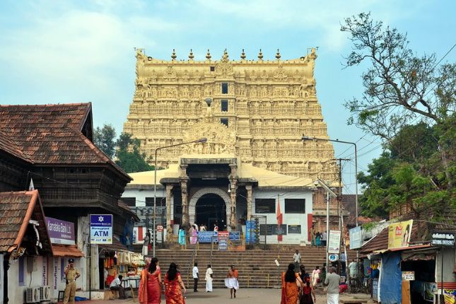 Sree Padmanabhaswamy Temple - Spiritual Places to Tour in Kerala | Kerala Tour Packages - Paradise Holidays