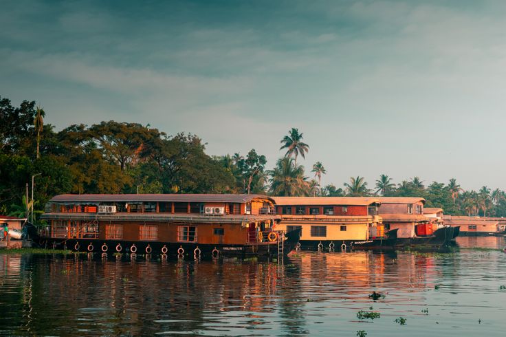 Luxury houseboat stay in Alleppey Kerala tour