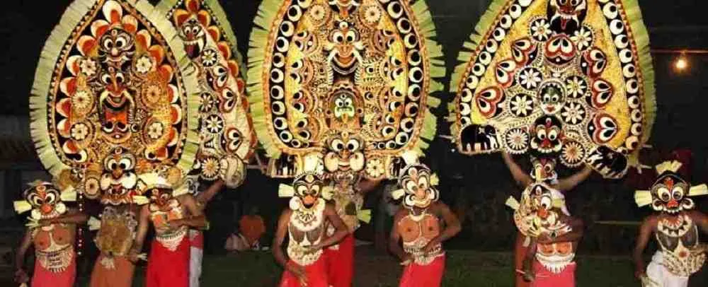 Padayani