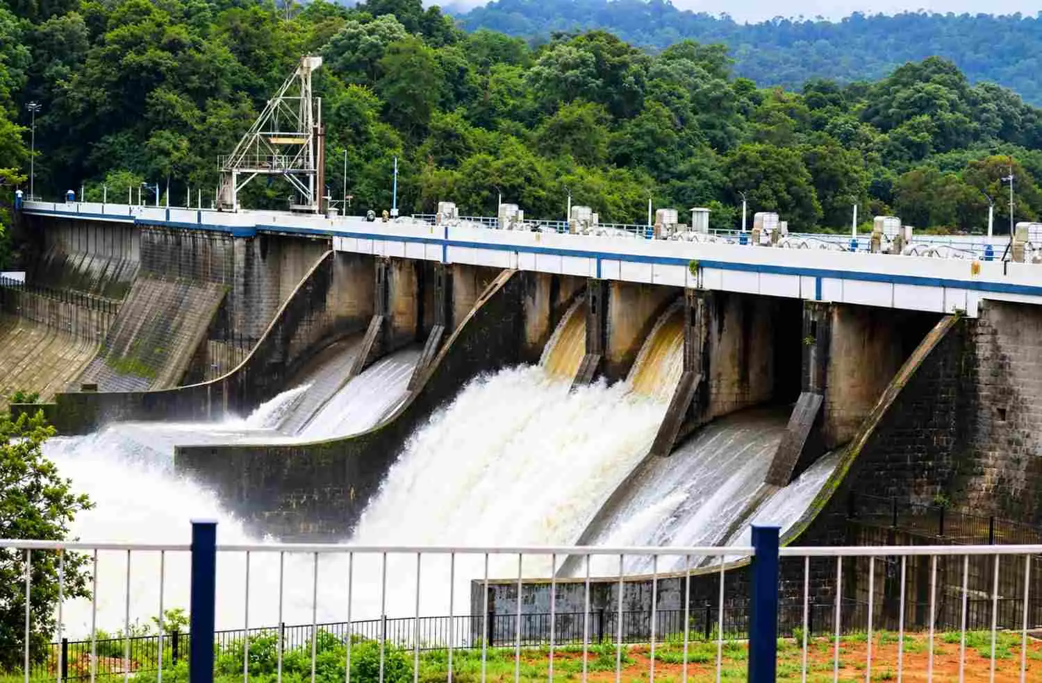 Peringalkuthu Dam