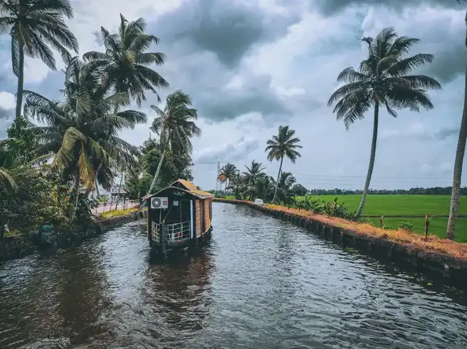 Vembanad Lake Houseboat Cruise